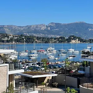 Appartement L'apart'83 - T2 Classe 5 Etoiles - Belle Vue Sur La Baie Du Lazaret, Saint-Elme